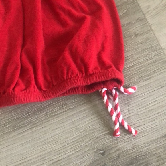 Red tank top - Picture 2 of 3